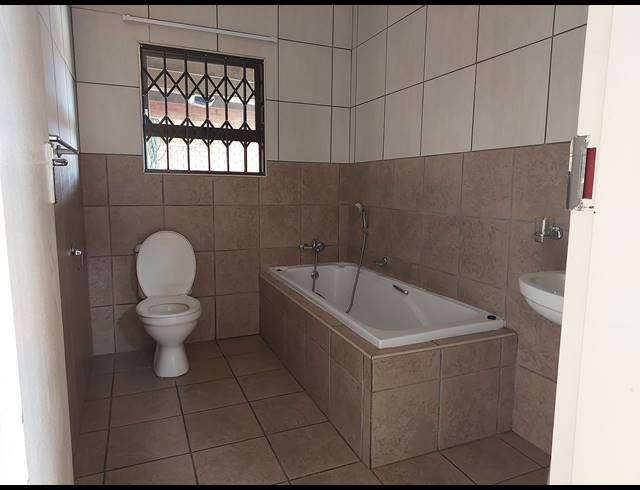 3 BEDROOM TOWNHOUSE FOR SALE IN MEYERTON SOUTH
